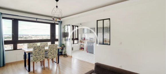 3 rooms Apartment in Paris, France No. 322614 3