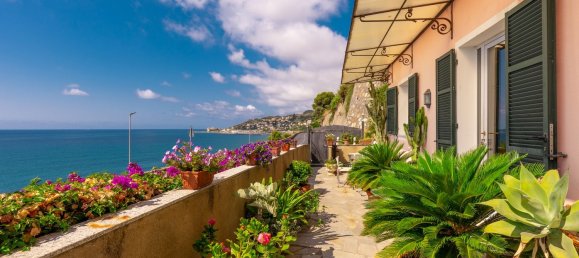 5 bedrooms Villa in Imperia, Italy No. 322787 9