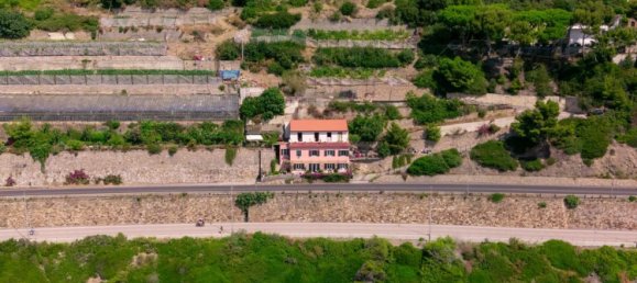 5 bedrooms Villa in Imperia, Italy No. 322787 4