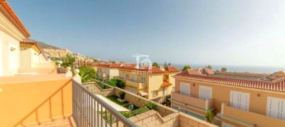 3 bedrooms House in Adeje, Spain No. 150887 3