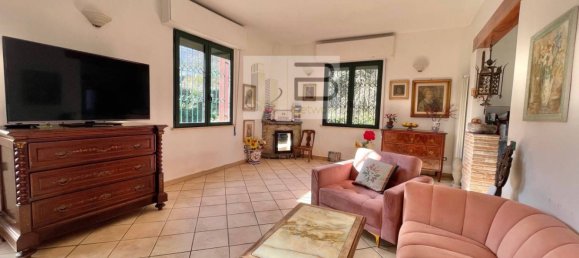 3 bedrooms Villa in Camaiore, Italy No. 89346 9