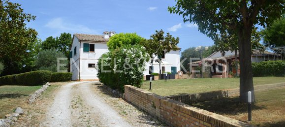 Casa de 4 dormitorios en Osimo, Italy No. 132955 8