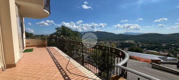 Квартира с 3 комнатами в Фьюджи, Италия № 274073 3