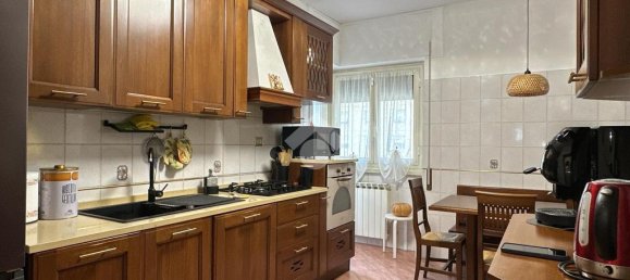 3 bedrooms Apartment in Rome, Italy No. 381008 2