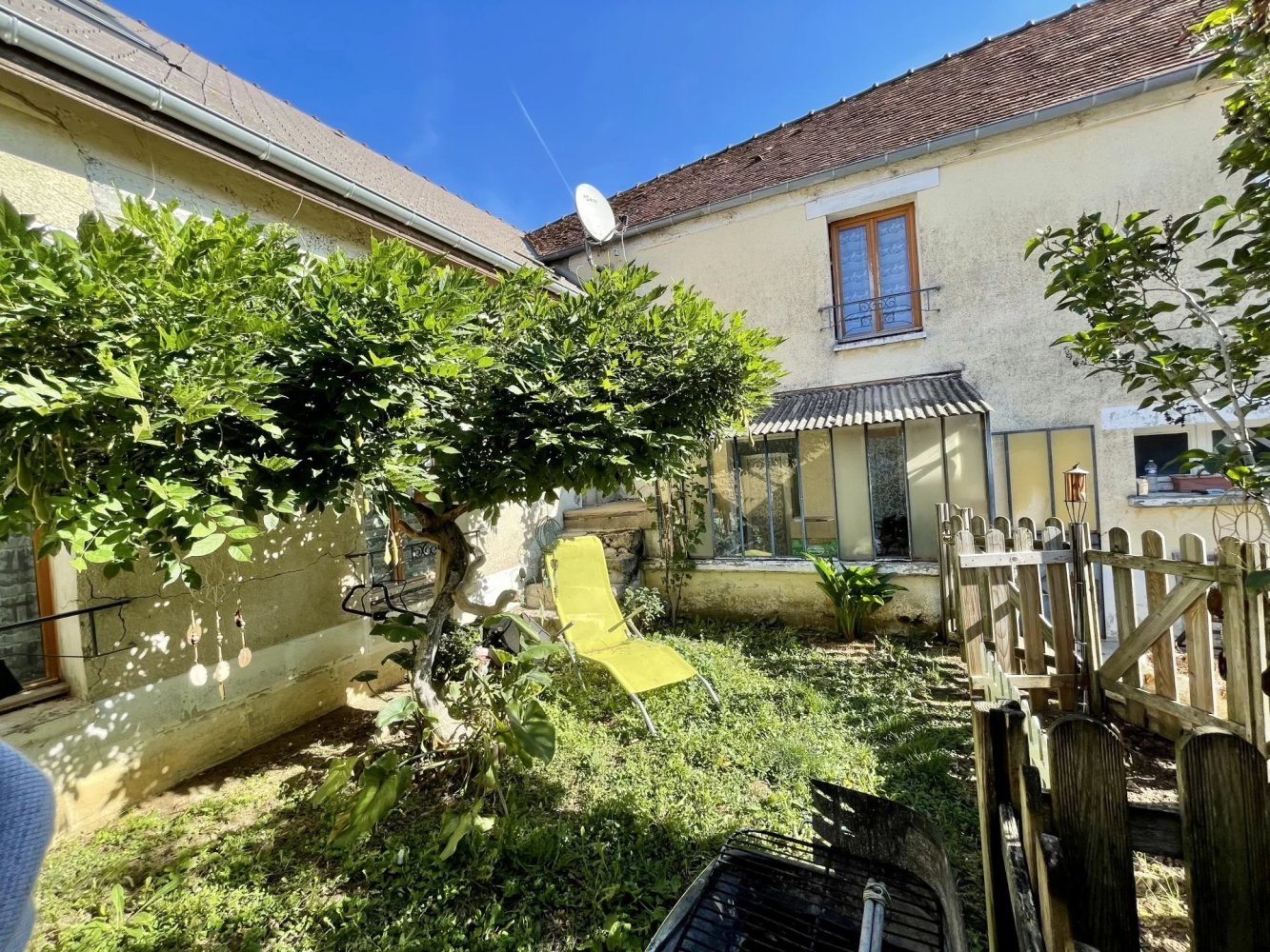 5 bedrooms House in Auneau, France No. 96948