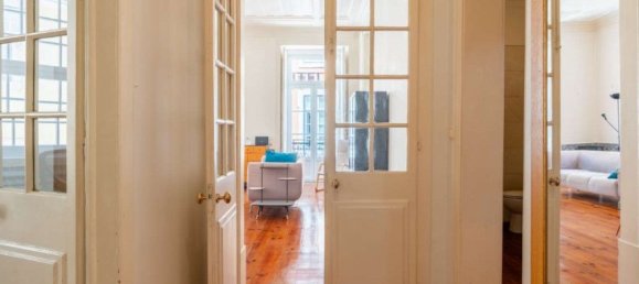 3 bedrooms Apartment in Lisbon, Portugal No. 110374 8