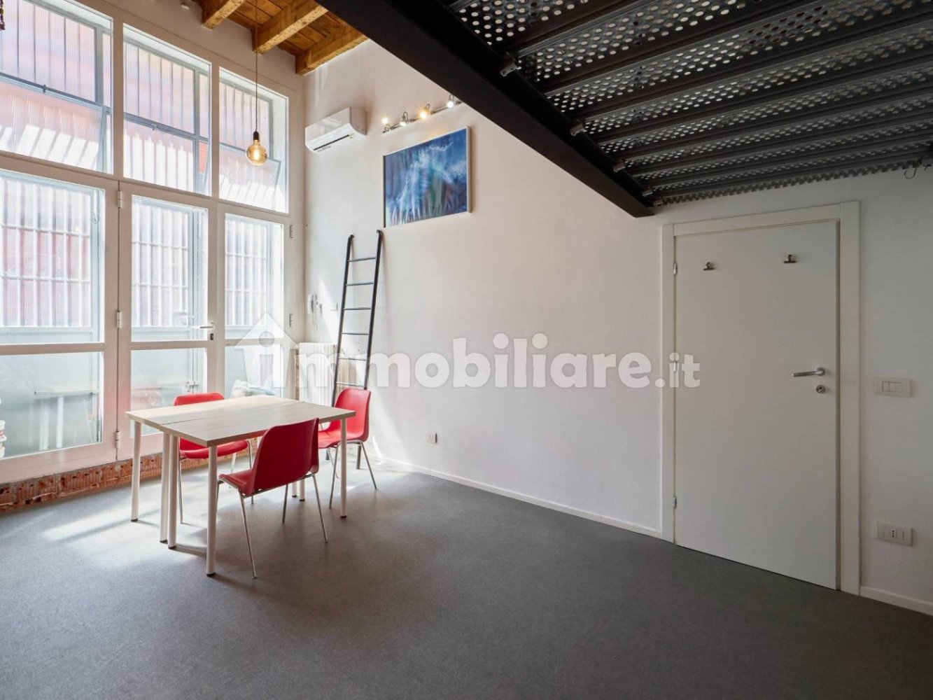 1غرفة مكتب في Milan, Italy رقم 326473