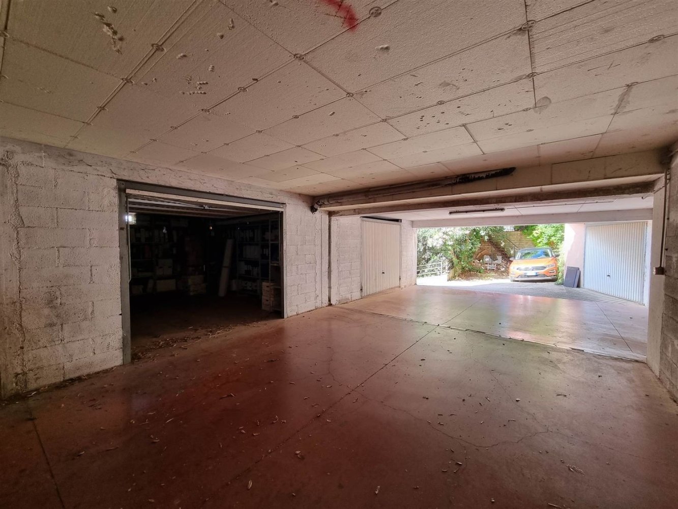 Garage à Poggio Mirteto, Italy 28m² No. 67555