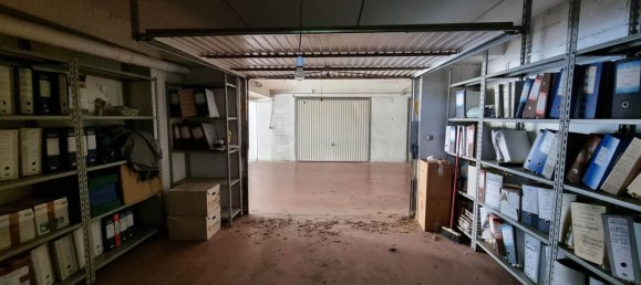 Garage à Poggio Mirteto, Italy 28m² No. 67555 6