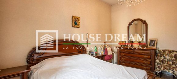4 bedrooms Apartment in Rome, Italy No. 321379 23