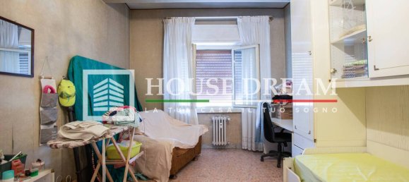 4 bedrooms Apartment in Rome, Italy No. 321379 16