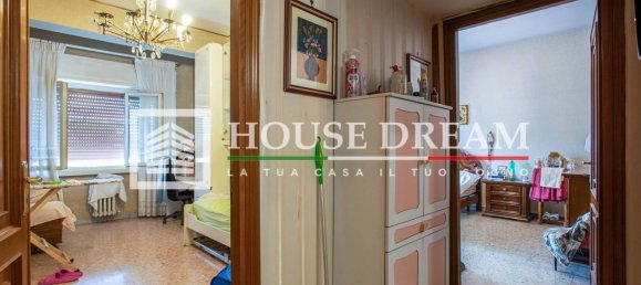 4 bedrooms Apartment in Rome, Italy No. 321379 14