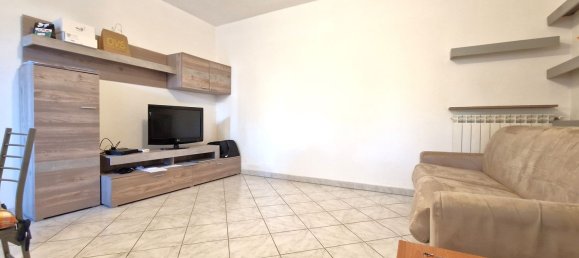 2-salle Appartement à Castelletto sopra Ticino, Italy No. 280306 8