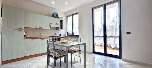 2-salle Appartement à Castelletto sopra Ticino, Italy No. 280306 3