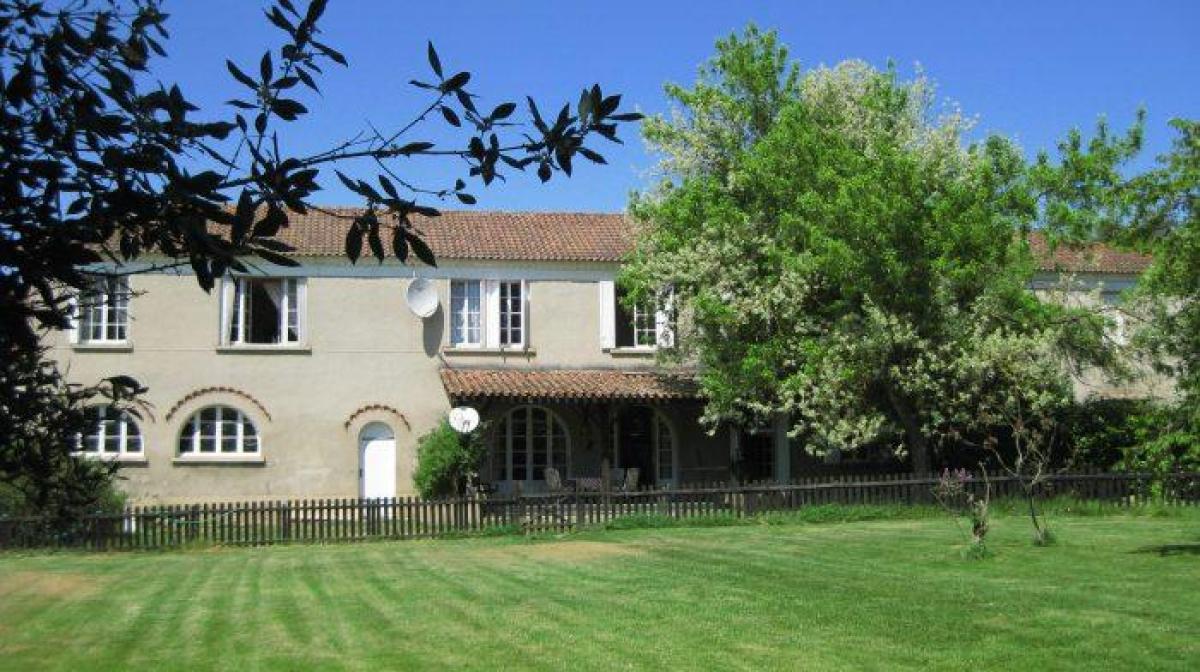 7 bedrooms House in Mirande, France No. 21990