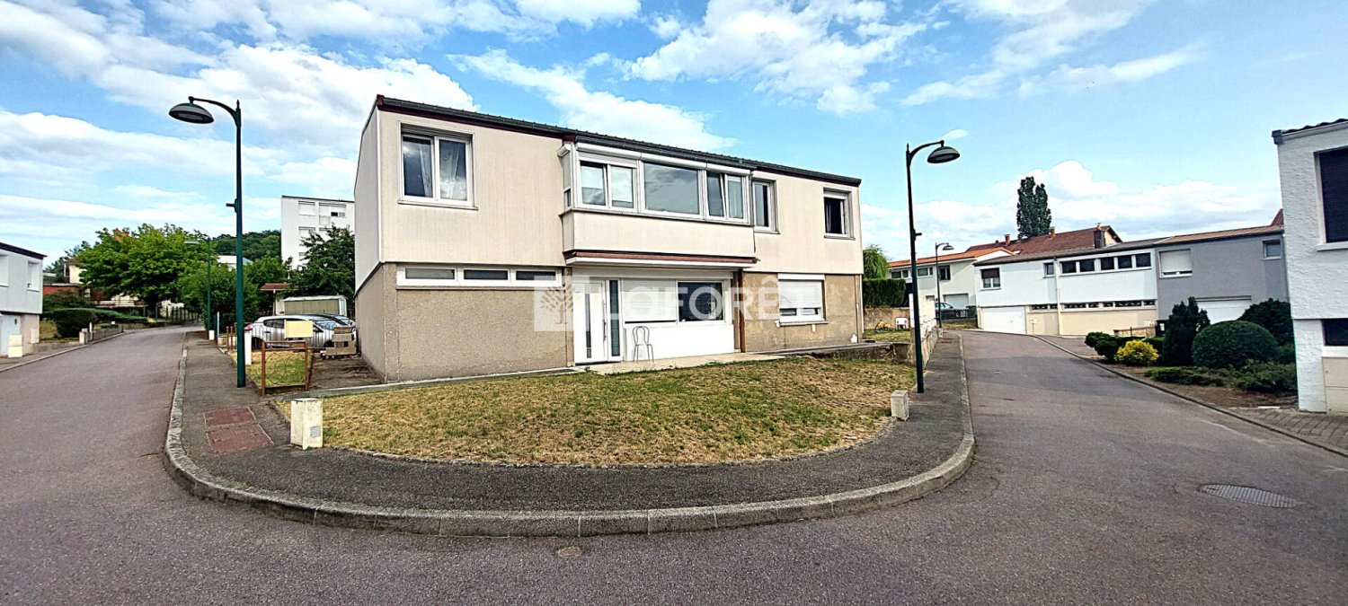 Casa de 4 dormitorios en Saint-Avold, France No. 53727