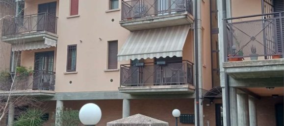 4 bedrooms Apartment in Reggio Emilia, Italy No. 374531 2