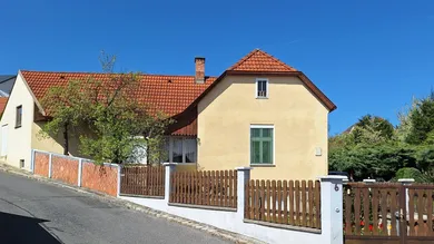 3 rooms House in Neckenmarkt, Austria No. 206266