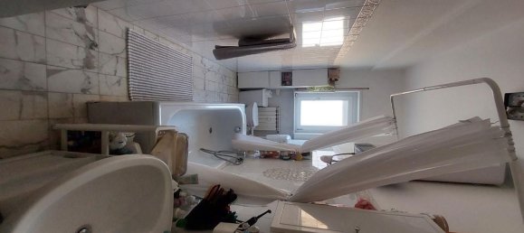 4 rooms Apartment in Carrara, Italy No. 49533 4