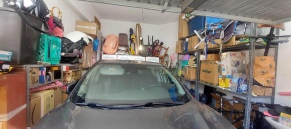 4 rooms Apartment in Carrara, Italy No. 49533 11