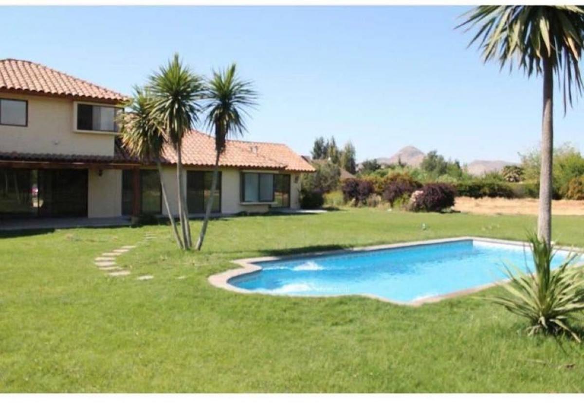 5 bedrooms House in Chacabuco, Chile No. 2090