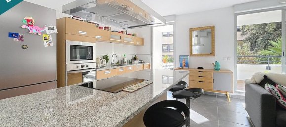 Apartamento de 2 dormitorios en Marseille, France No. 343401 4