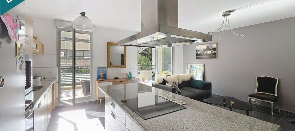 Apartamento de 2 dormitorios en Marseille, France No. 343401 5