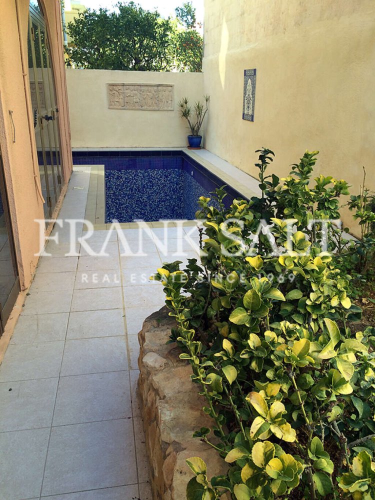 Вилла с 4 спальнями в Свийи, Мальта № 3806