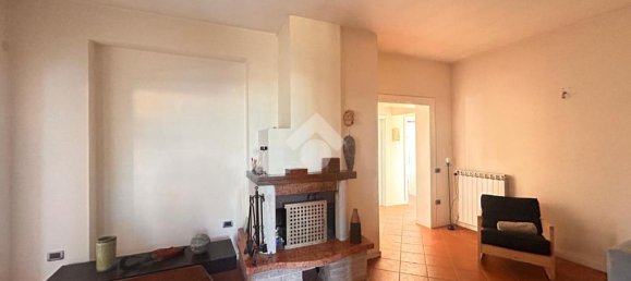 2 bedrooms Apartment in Bettona, Italy No. 49625 4
