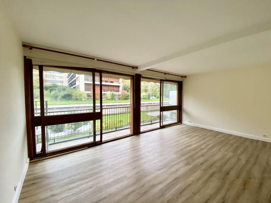 2 غرف نوم شقة في La Celle-Saint-Cloud, France رقم 163608