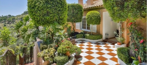 Вилла с 5 спальнями в Бенахавис, Испания № 2446 22