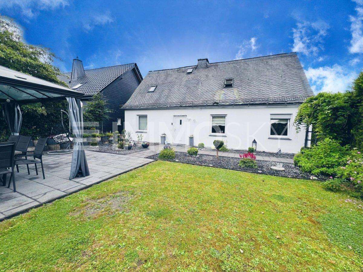 Таунхаус с 7 комнатами в Хохзауэрланд, Германия № 266455