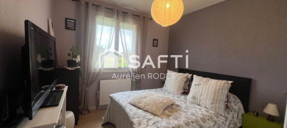 3 bedrooms House in Le Poinconnet, France No. 51792 8