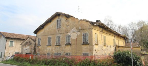 Дом с 6 комнатами в Кадельбоско ди Сопра, Италия № 14885 6