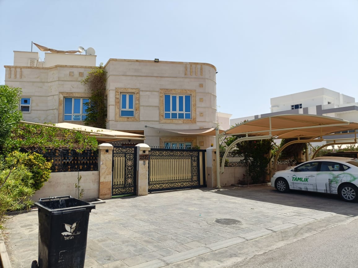 Villa de 8 dormitorios en Muscat, Oman No. 1249