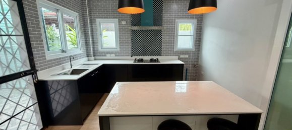 4 bedrooms House for sale in Pattaya, Chonburi, Eastern Thailand, Thailand № 172872 13