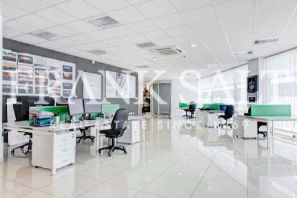 Bureau à Ta' Xbiex, Malta 700m² No. 12072