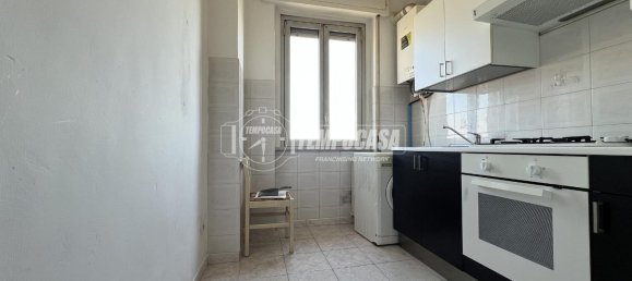 2 rooms Apartment in Rozzano, Italy No. 9227 3