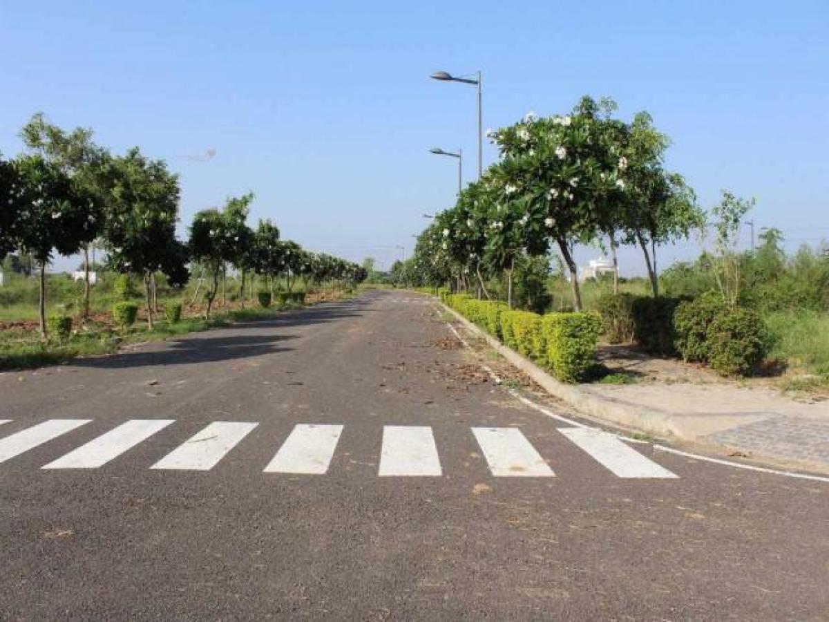  Land in Chandigarh, India No. 32421