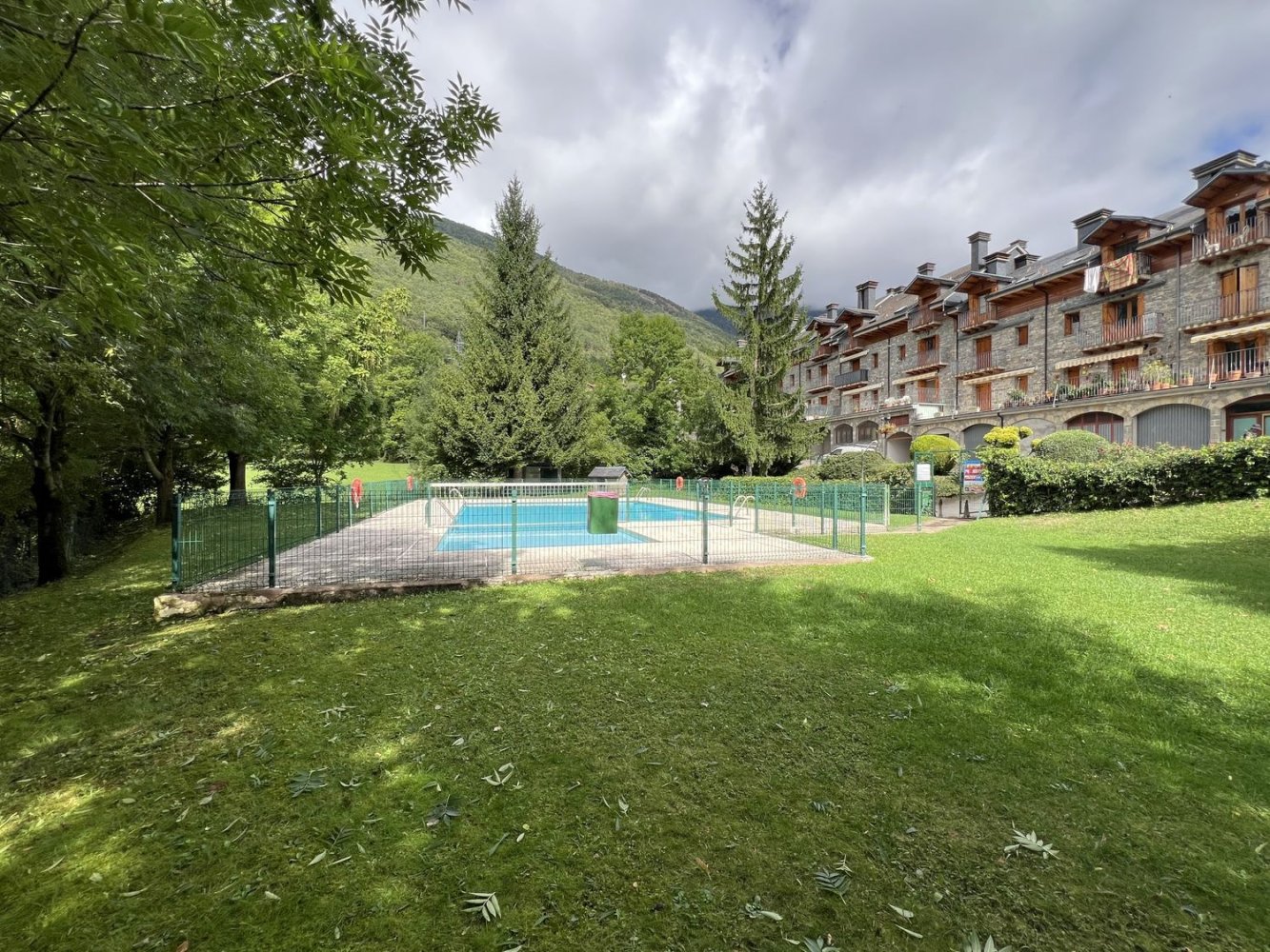 2 bedrooms Penthouse in Biescas, Spain No. 211684