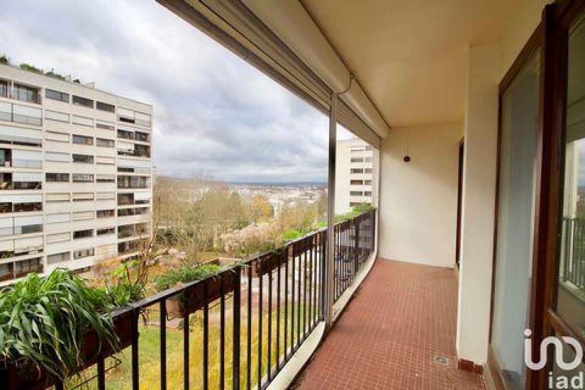 Кондоминиум  с 3 спальнями в Пуасси, Франция № 35700