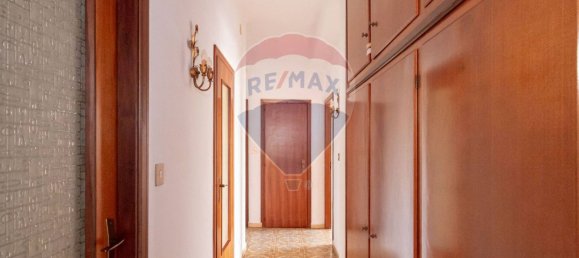 3 bedrooms Apartment in Catania, Italy No. 131026 9