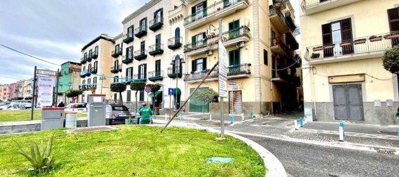 Квартира с 2 комнатами в Поццуоли, Италия № 167130 23