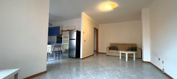 4-salle Appartement à Cecina, Italy No. 137575 5