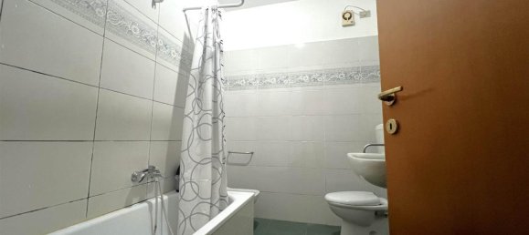 4-salle Appartement à Cecina, Italy No. 137575 13