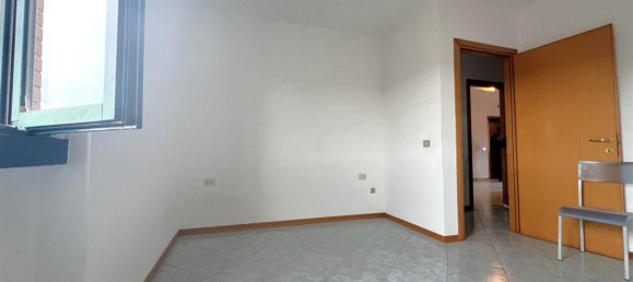 4-salle Appartement à Cecina, Italy No. 137575 11