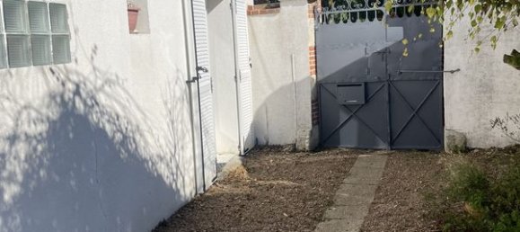 2 bedrooms House in Orleans, France No. 42859 2