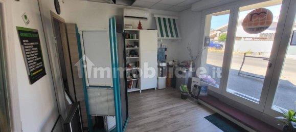 3 rooms Commercial property in Rome, Italy No. 352258 3