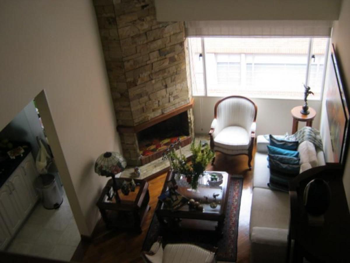 Casa de 3 dormitorios en Bogotá, Colombia No. 13445