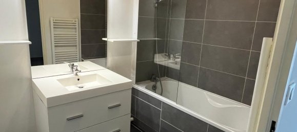 Apartamento de 2 dormitorios en Fleury-les-Aubrais, France No. 153872 5
